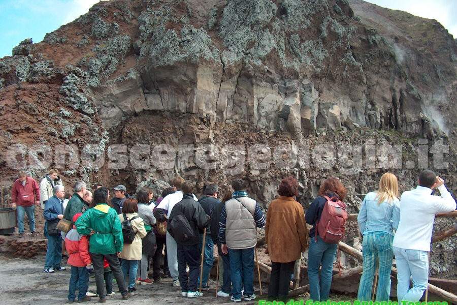 Dal cratere del Vesuvio – FOTOGALLERY CONOSCEREGEOLOGIA.IT