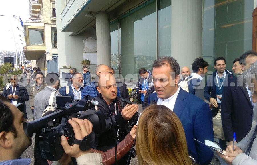 VIDEO CONOSCEREGEOLOGIA.IT – Il Sindaco di Napoli Luigi De Magistris arriva al Congresso dei Geologi