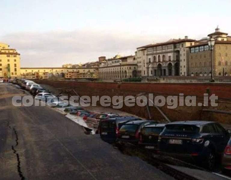 Firenze, la voragine sul Lungarno è stata causata da liquefazione del suolo