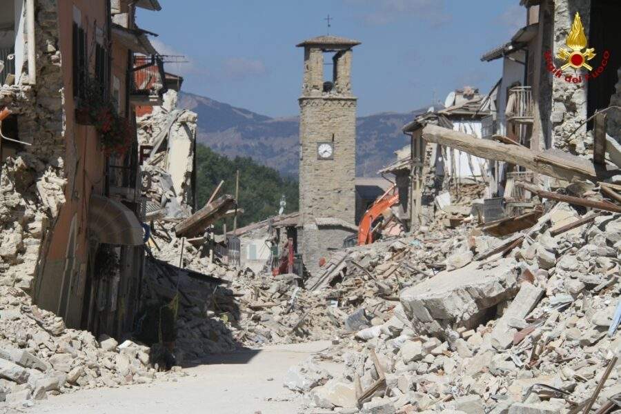 È come se il fenomeno sismico, in Italia, sia sempre una “novità’’: effetti di sito e microzonazione sismica