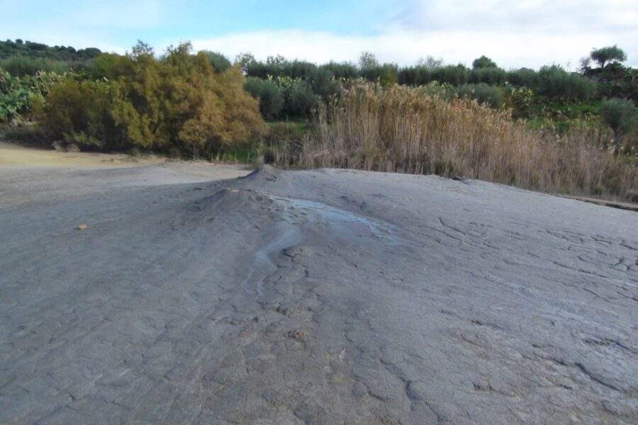 Le Salinelle di Paternò e Belpasso. Geologia dei vulcanetti di fango dell’Etna.
