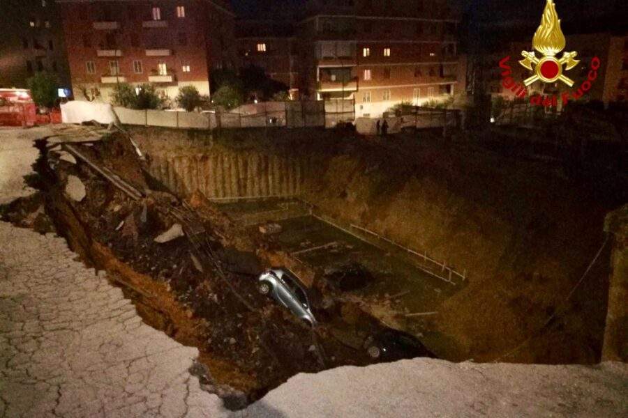 Roma Balduina, si rompe una paratia di pali di contenimento – FOTO E VIDEO dei VVFF