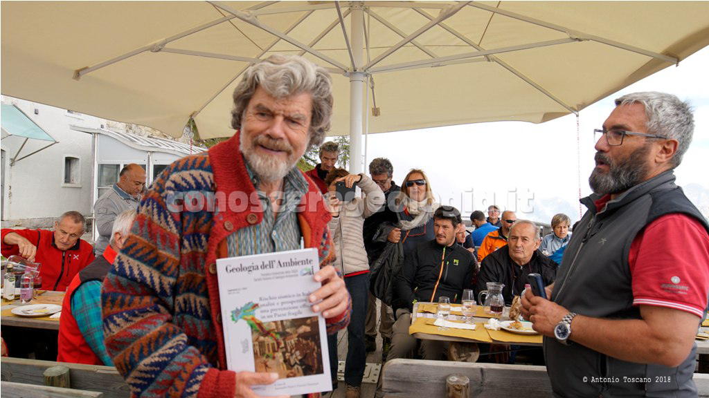 I geologi presentano sul Monte Rite il volume “Rischio sismico in Italia”, ospite illustre Reinhold Messner – GUARDA IL VIDEO