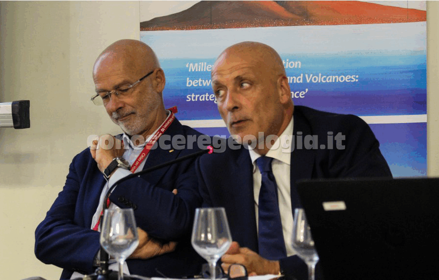 CITIES ON VOLCANOES COV10 – Il Sindaco di Pozzuoli in Conferenza Stampa – VIDEO