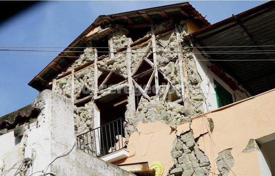 Due anni fa il terremoto di Ischia alle 20:57 (fotogallery conosceregeologia)