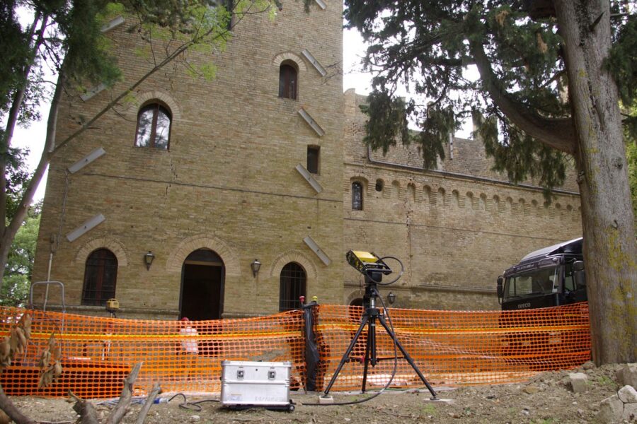 Il consolidamento del terreno di fondazione del Castello Silverj Gentiloni a Tolentino con le iniezioni di resine espandenti Uretek
