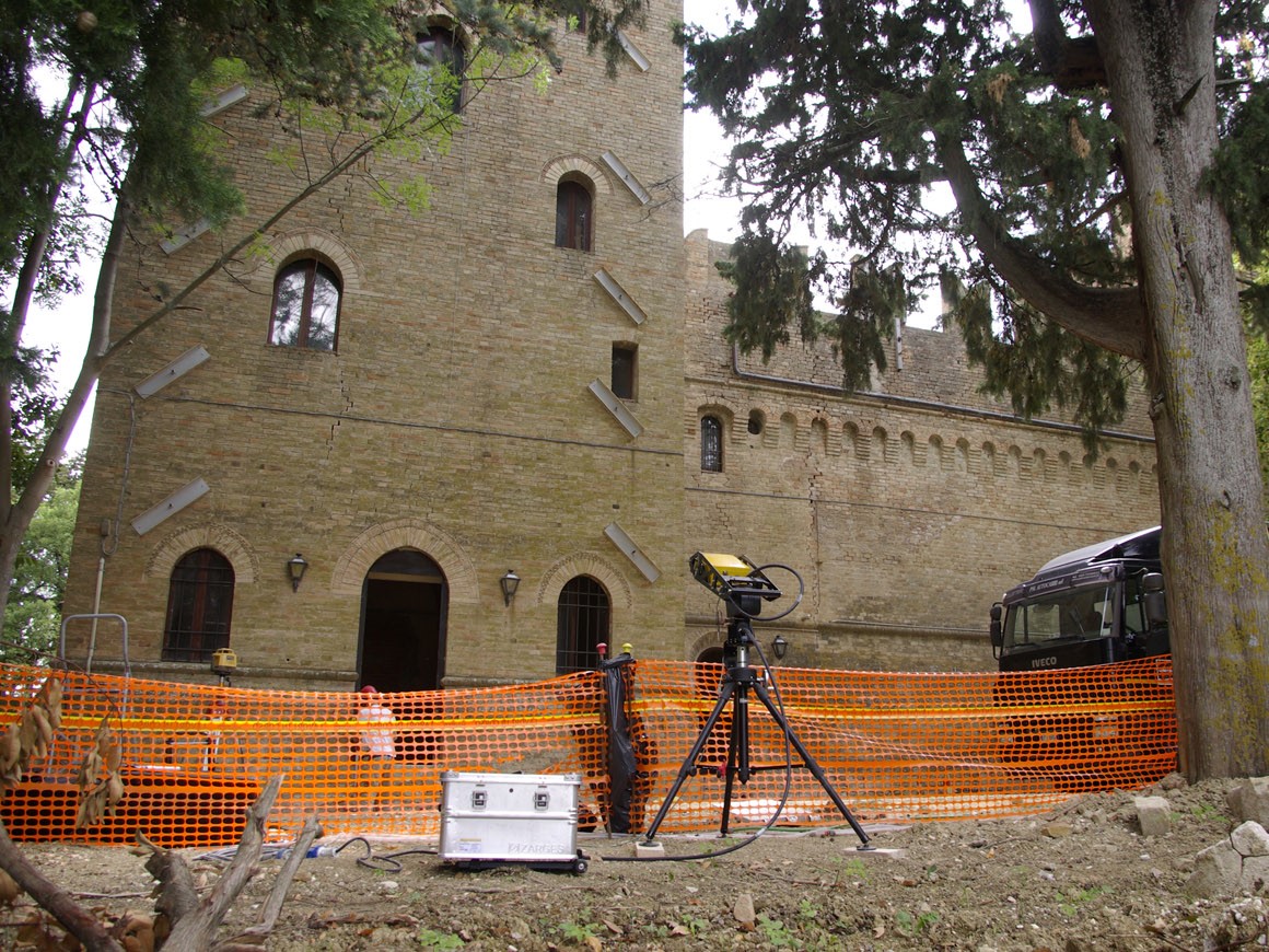 Il consolidamento del terreno di fondazione del Castello Silverj Gentiloni a Tolentino con le iniezioni di resine espandenti Uretek