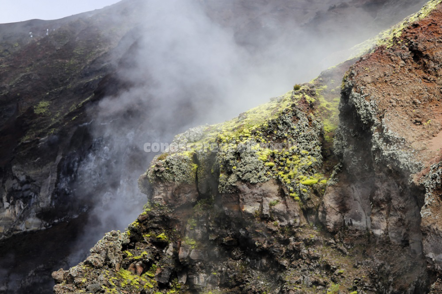 Le fumarole del Vesuvio, cosa sono e cosa indicano – FOTOGALLERY CONOSCEREGEOLOGIA