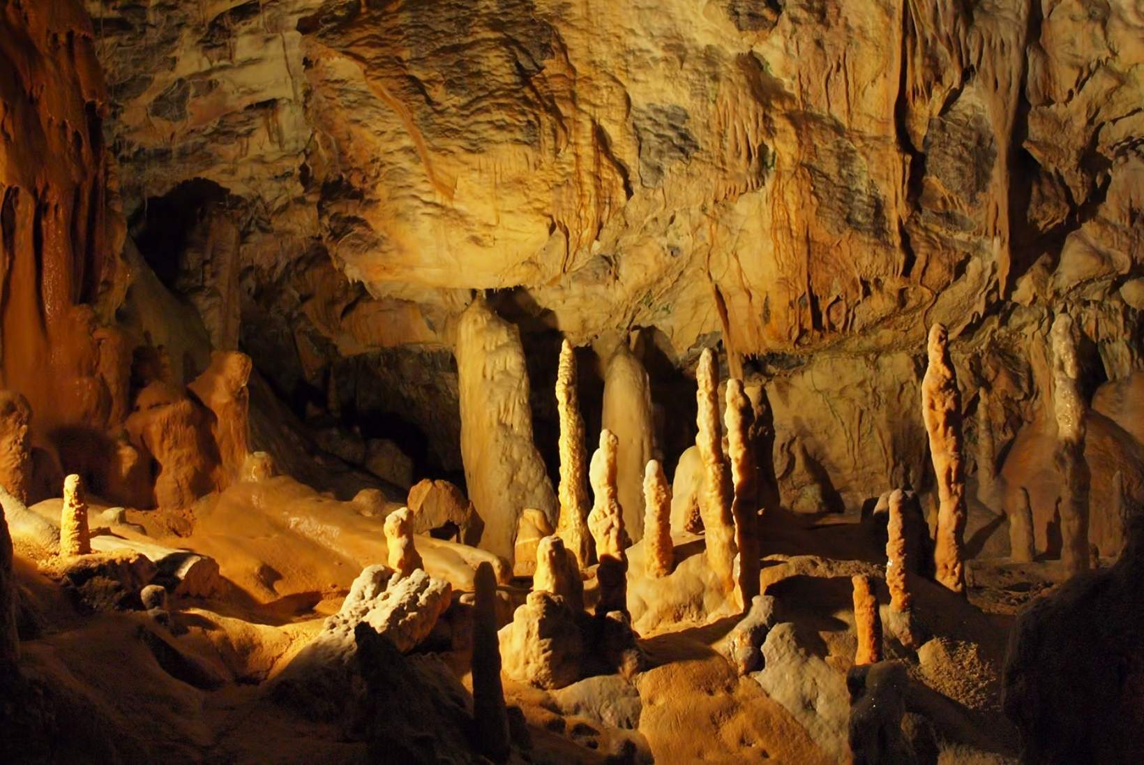 Il segreto della forma delle stalagmiti svelato dalla matematica