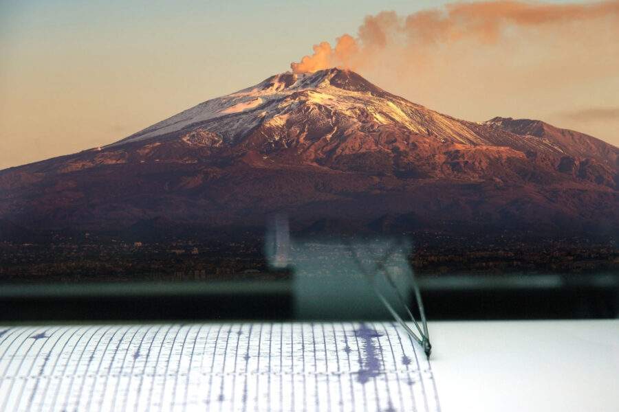 Segnali premonitori eruzioni: lo studio INGV sul b-value